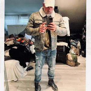 Meet your Posher, Dominic